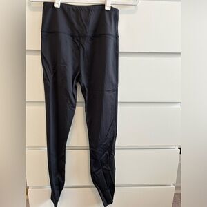 Varley Leggings with Back of Leg Detail Size Small